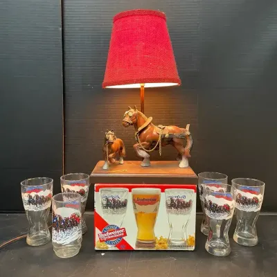 1995 Budweiser Clydesdale Pint Glasses, Mama & Baby Clydesdale Table Lamp 
