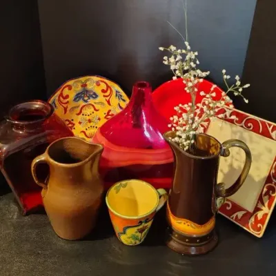Decorative Pottery, Glassware & Home Décor Lot