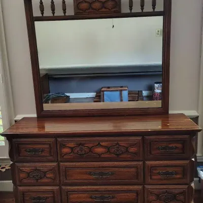 Vintage Sumter Cabinet Company 9-Drawer Dresser with Mirror – South Carolina