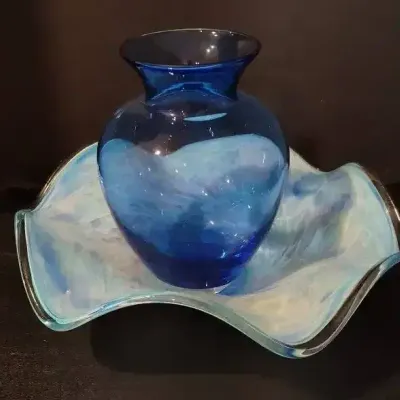 2-Piece Art Glass Lot – VETRI Italian Murano-Style Bowl & Cobalt Blue Glass Vase