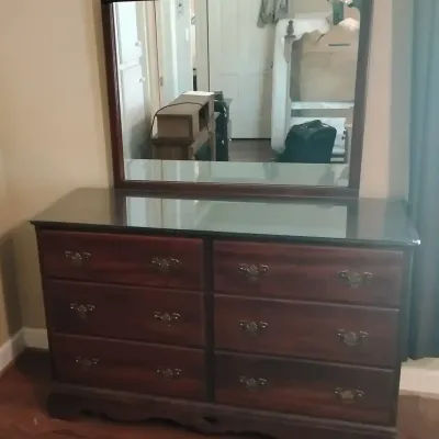 6-Drawer Wood Dresser with Mirror & Glass Top – Mahogany Finish