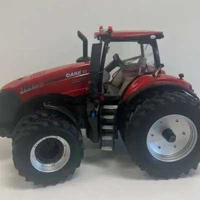 ERTL Die Cast Case Magnum 380 Tractor 