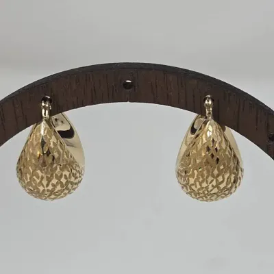14K Yellow Gold Italy Diamond Cut .75" Hoop Earrings Approx. 2.69g