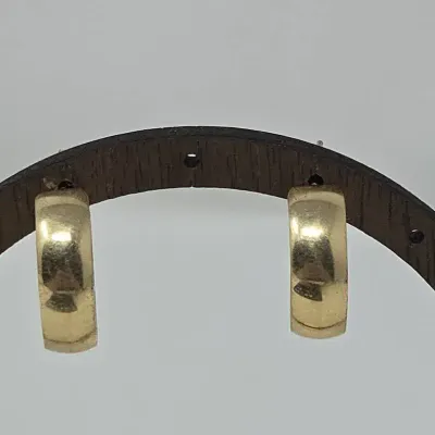 14K Yellow Gold .75" Hoop Earrings Approx. 2.34g