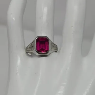 10K White Gold Ruby Art Deco Octagon Ring Size 9.5 Approx. 5.26g