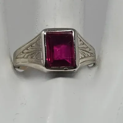 10K White Gold Ruby Square Ring Size 9.5 Approx. 4.86g