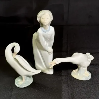 Vintage Lladro Porcelain Figurines Lot #1 - Little Ducks & Girl Kissing (3pc)