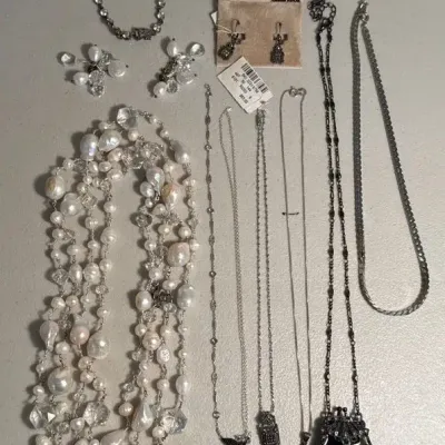 Vintage Costume Jewelry Lot - Necklaces, Earrings, Bracelet & Hair Clip (12pc)