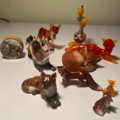 Assorted Fox Figurines in Glass, Ceramic (10pc)