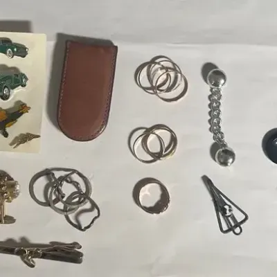 Vintage Buttons, Pins, Jewelry 