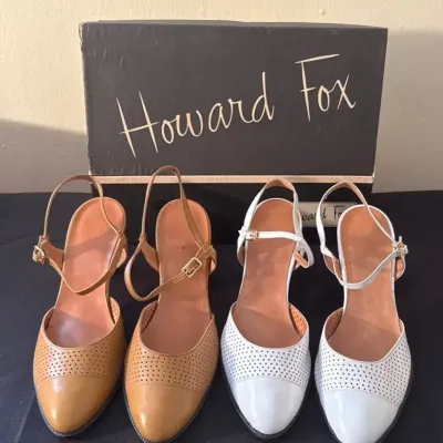 Howard Fox - Closed Toe White & Brown Heels (2pc)