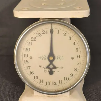 Vintage American Family Kitchen Scale