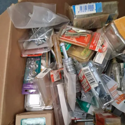 Screws Washers & Sheetrock Holders