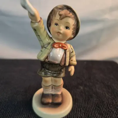 Goebel Hummel #545 Come Back Soon – First Issue 1995 – Boy Waving Figurine