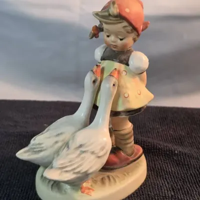 Vintage Goebel M.I. Hummel “Goose Girl” Porcelain Figurine – West Germany