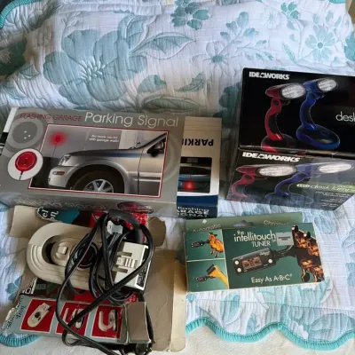 Mixed household gadget lot  cordless 