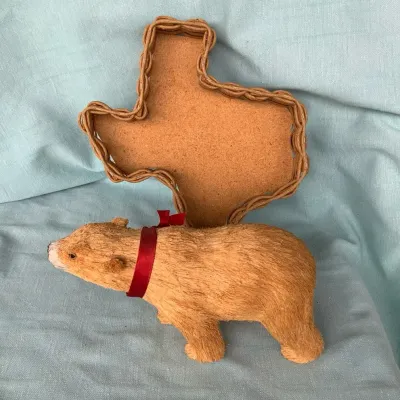 Texas-Shaped Wicker Basket & Rustic Bear Figurine – 2-Piece Décor Lot
