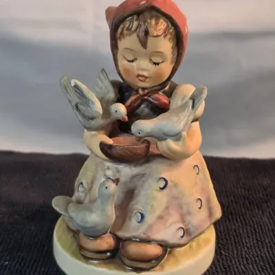 Vintage Goebel M.I. Hummel #337 “Cinderella” – West Germany