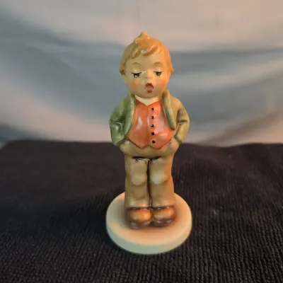 Goebel Hummel #848 Steadfast – 2005–2006 Hummel Club Figurine – Box & Certificate
