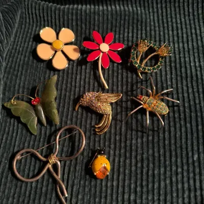 Assorted Decorative Brooch Lot – 8 Pieces