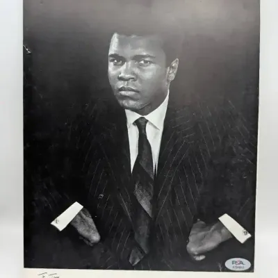 Muhammad Ali Signed Photograph...PSA Authenticated 