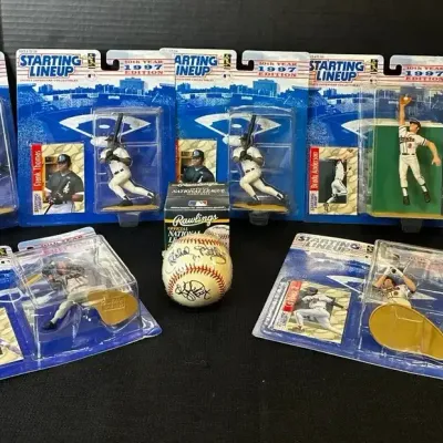 Kyle & Richard Petty Signed Ball, 7 Baseball Action Figures