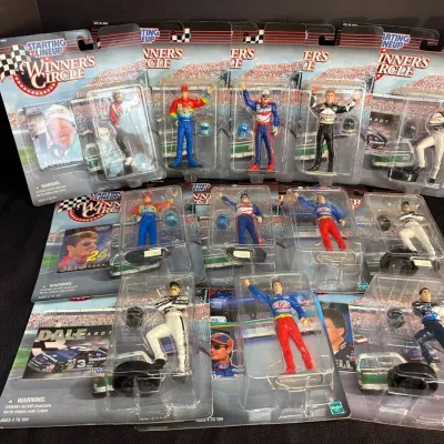 12 NASCAR Winners Circle Figures & Cards