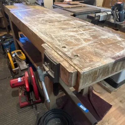 Sale Photo Thumbnail #73: Work bench 