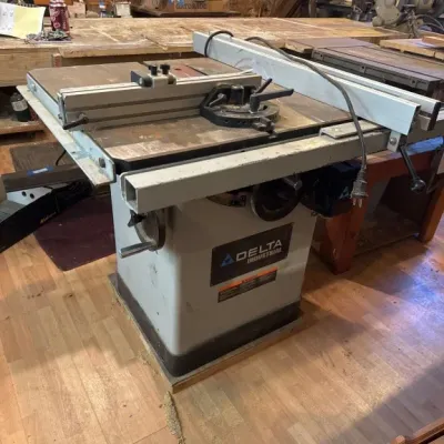 Sale Photo Thumbnail #72: Delta Table Saw 