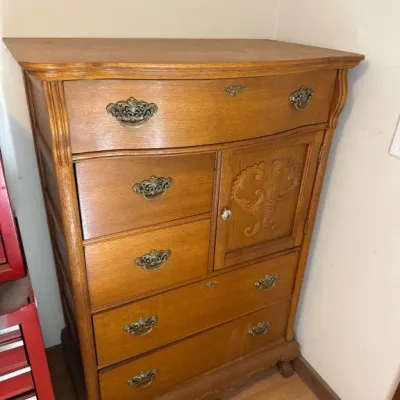 Sale Photo Thumbnail #11: Dresser 