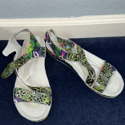 Sale Photo Thumbnail #893