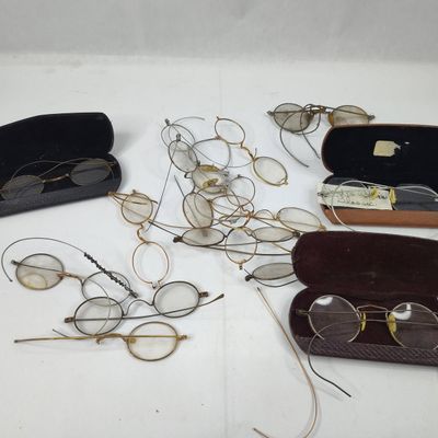 Sale Photo Thumbnail #297: Antique Spectacles & Pince-Nez