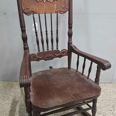 Sale Photo Thumbnail #132: American Victorian Oak Rocking Chair