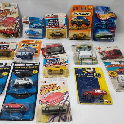 Sale Photo Thumbnail #275: 18 Die-Cast Cars: ERTL, Matchbox & more