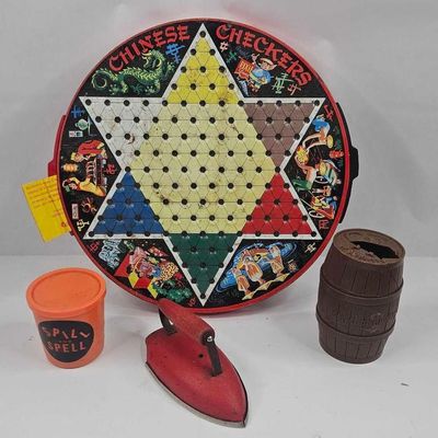 Sale Photo Thumbnail #501: Games: Pixie Checkers & Monkeys