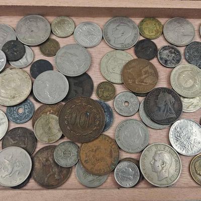 Sale Photo Thumbnail #225: Int'l Coins in Oliva Cigar Box