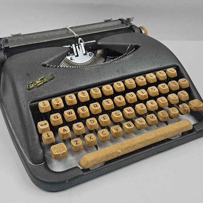 Sale Photo Thumbnail #69: Cole Steel Manual Typewriter, Germany