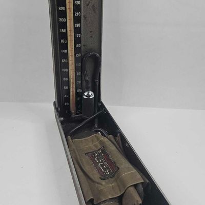 Sale Photo Thumbnail #486: W. A. Baum Baumanometer 300 Mercury