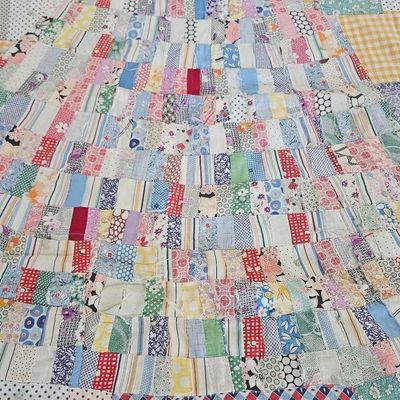 Sale Photo Thumbnail #257: Patchwork Radiating Fan Quilt