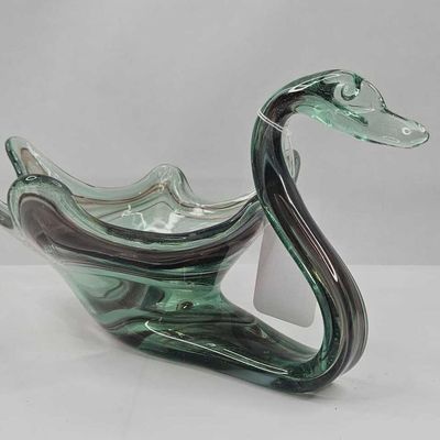 Sale Photo Thumbnail #43: Swirled Art Glass Swan Bowl
