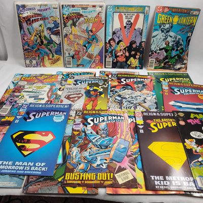 Sale Photo Thumbnail #391: Set 22 DC Comics w/ Superman Variants