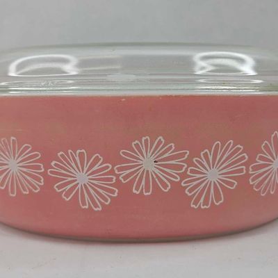 Sale Photo Thumbnail #52: Pyrex Pink Daisy Oval Casserole w/ Lid