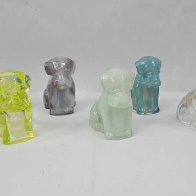 Sale Photo Thumbnail #139: Boyd Crystal Art Glass Dog Figurine Set