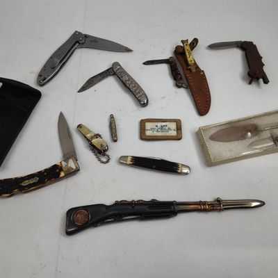 Sale Photo Thumbnail #401: Vtg & Modern Pocket Knives & Novelties