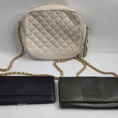 Sale Photo Thumbnail #327: Kenneth Cole & Safe Keeper Wallets (3)