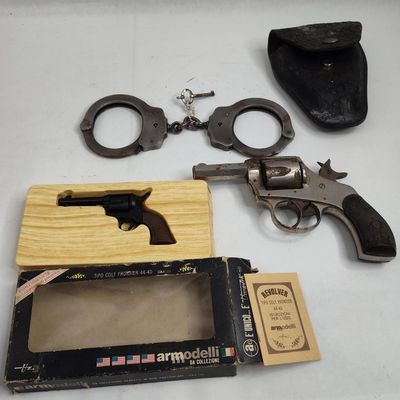 Sale Photo Thumbnail #380: Law Enforcement Set: Gun & Handcuffs