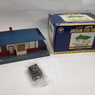 Sale Photo Thumbnail #341: American Flyer Talking Station w/ Box