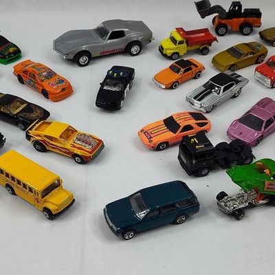Sale Photo Thumbnail #271: Matchbox, Hot Wheels & Die-Cast Cars