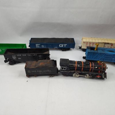 Sale Photo Thumbnail #303: Marx & Lionel O-Gauge Model Train Set