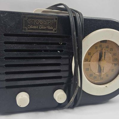 Sale Photo Thumbnail #465: Crosley CR-2 Radio w/ Cassette Player